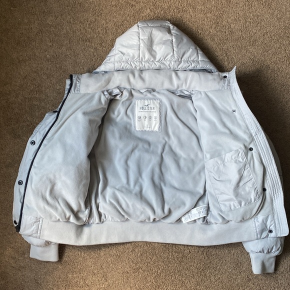 Hollister Puffer Coat - Picture 3 of 4